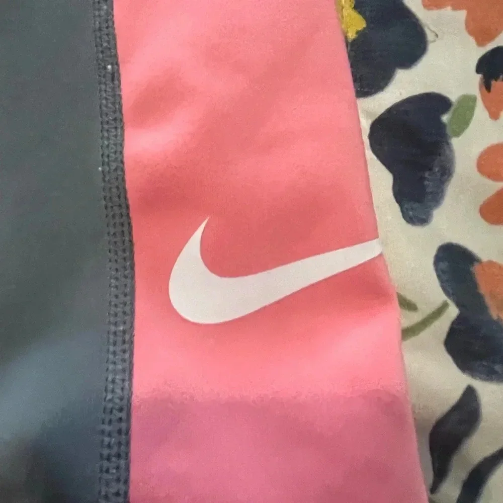 Nike Athletic Leggings Kids Large Great Condition gray pink white